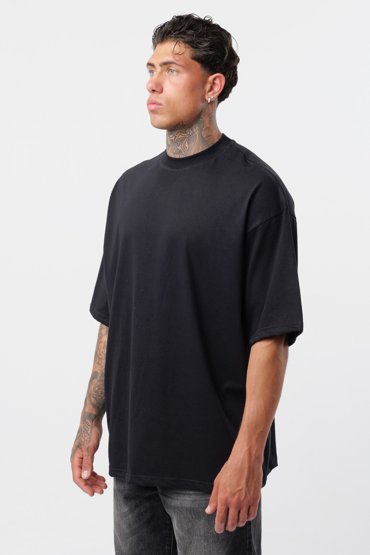 Schwarzes Oversize-T-Shirt