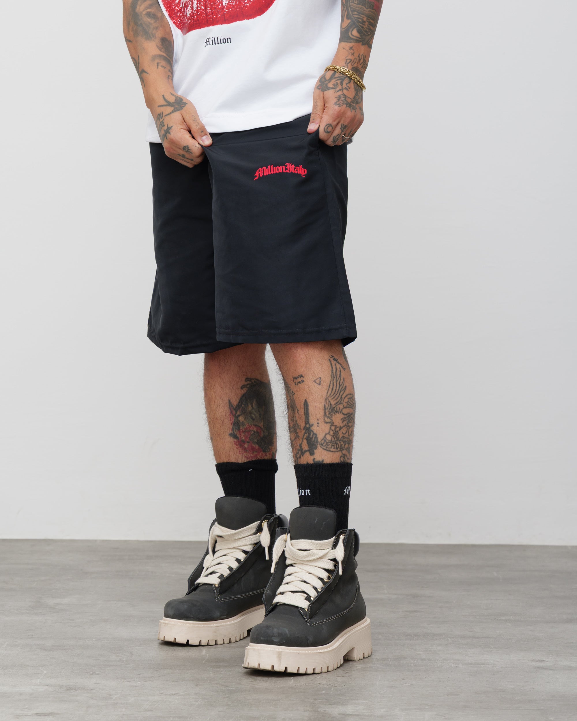 Shorts Tech Nero - Logo Rosso
