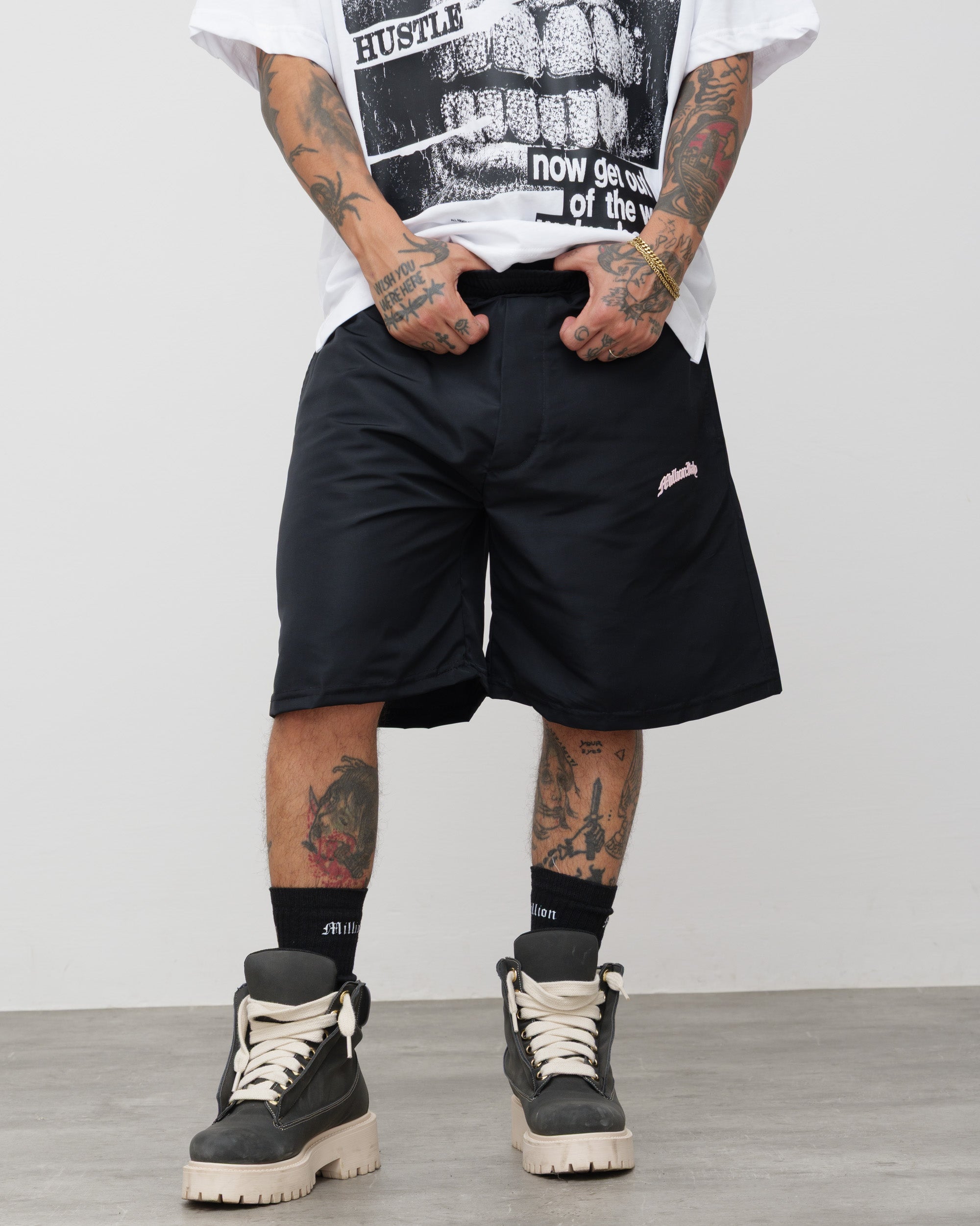 Shorts Tech Nero - Logo Rosa